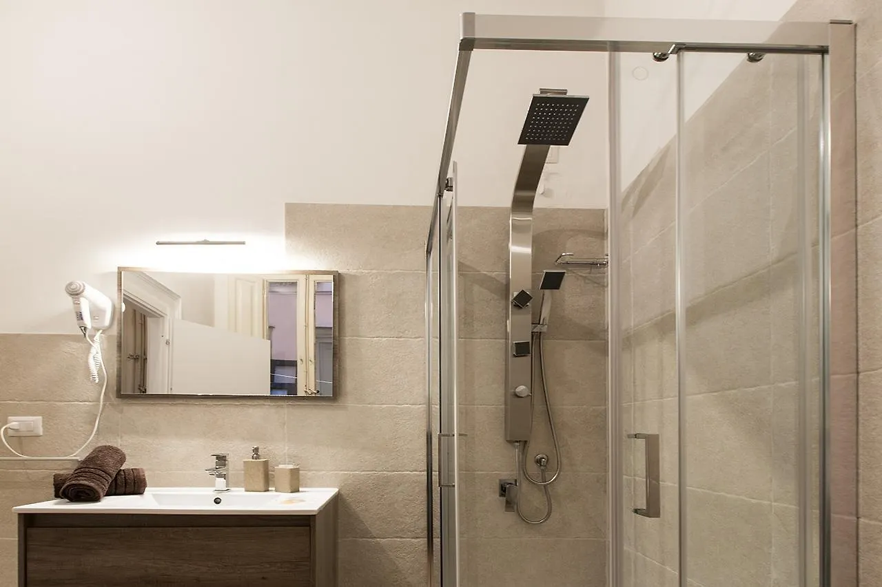 Suite Cagliaritane Notti In Centro 2*, 칼리아리